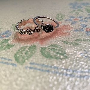 Flower rings, sizes 5,6 and 7.